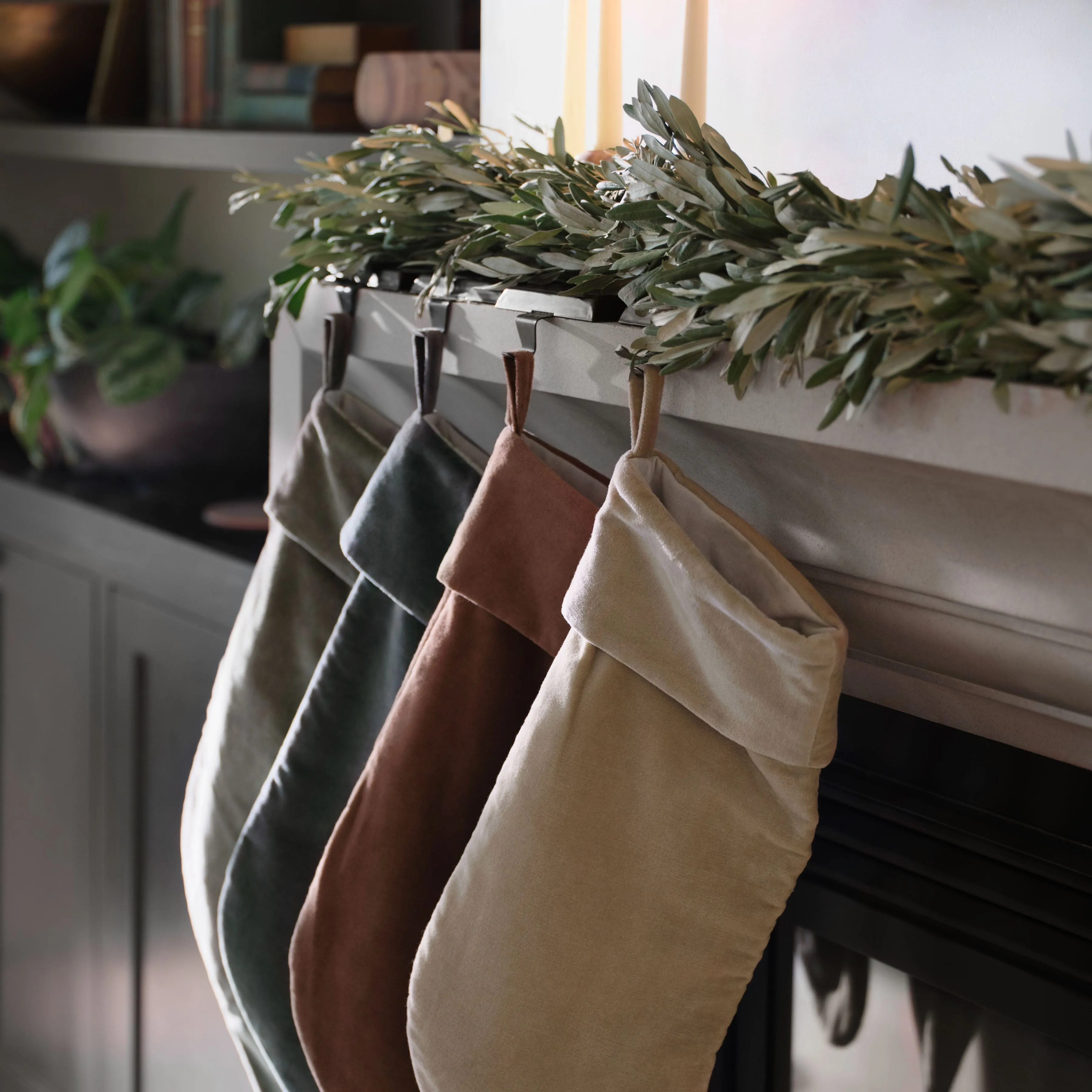 Fresh Olive Garland - 6 ft