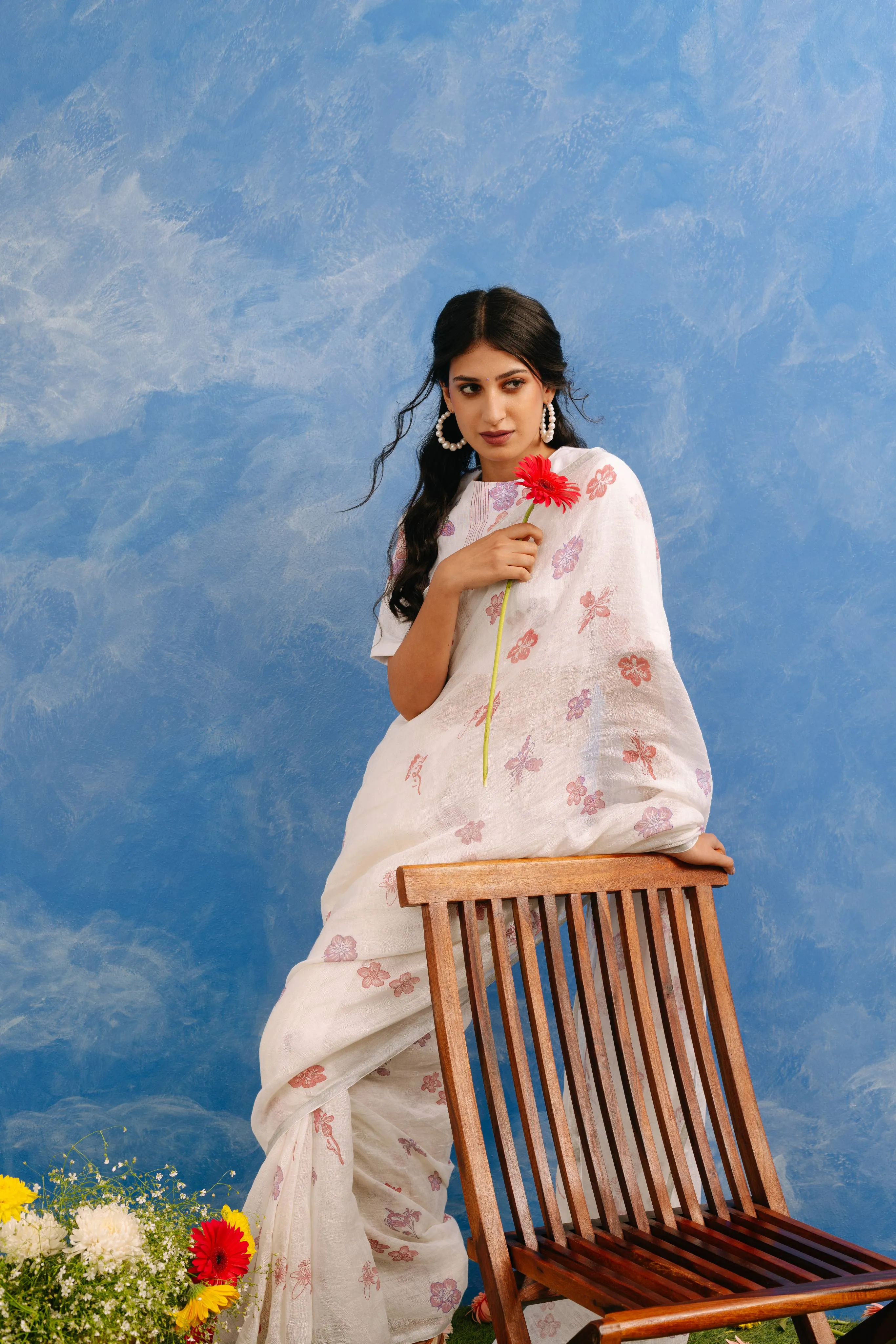 Neerav Linen Sari
