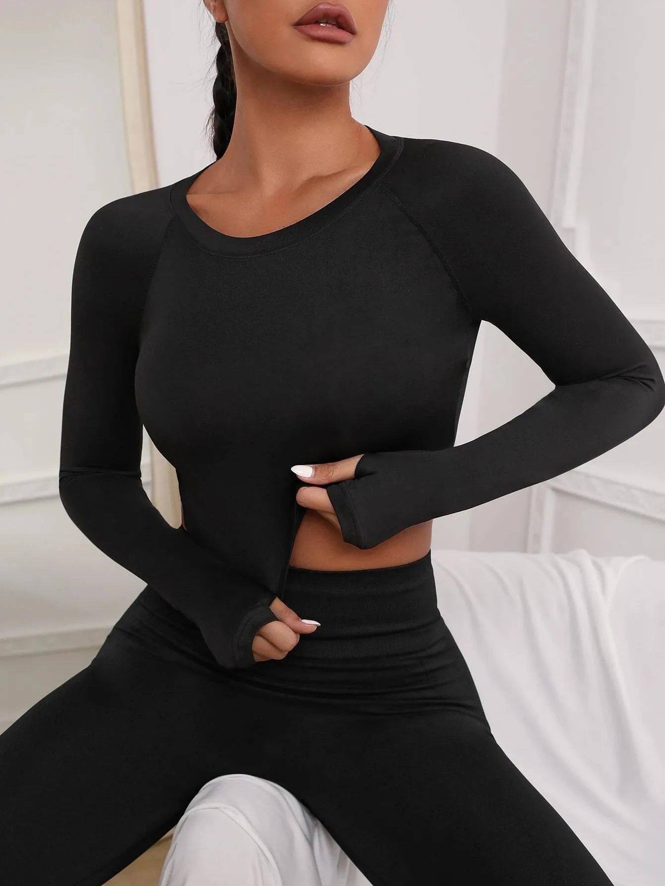 SHEIN Contrast Mesh Raglan Sleeve Crop Sports Tee