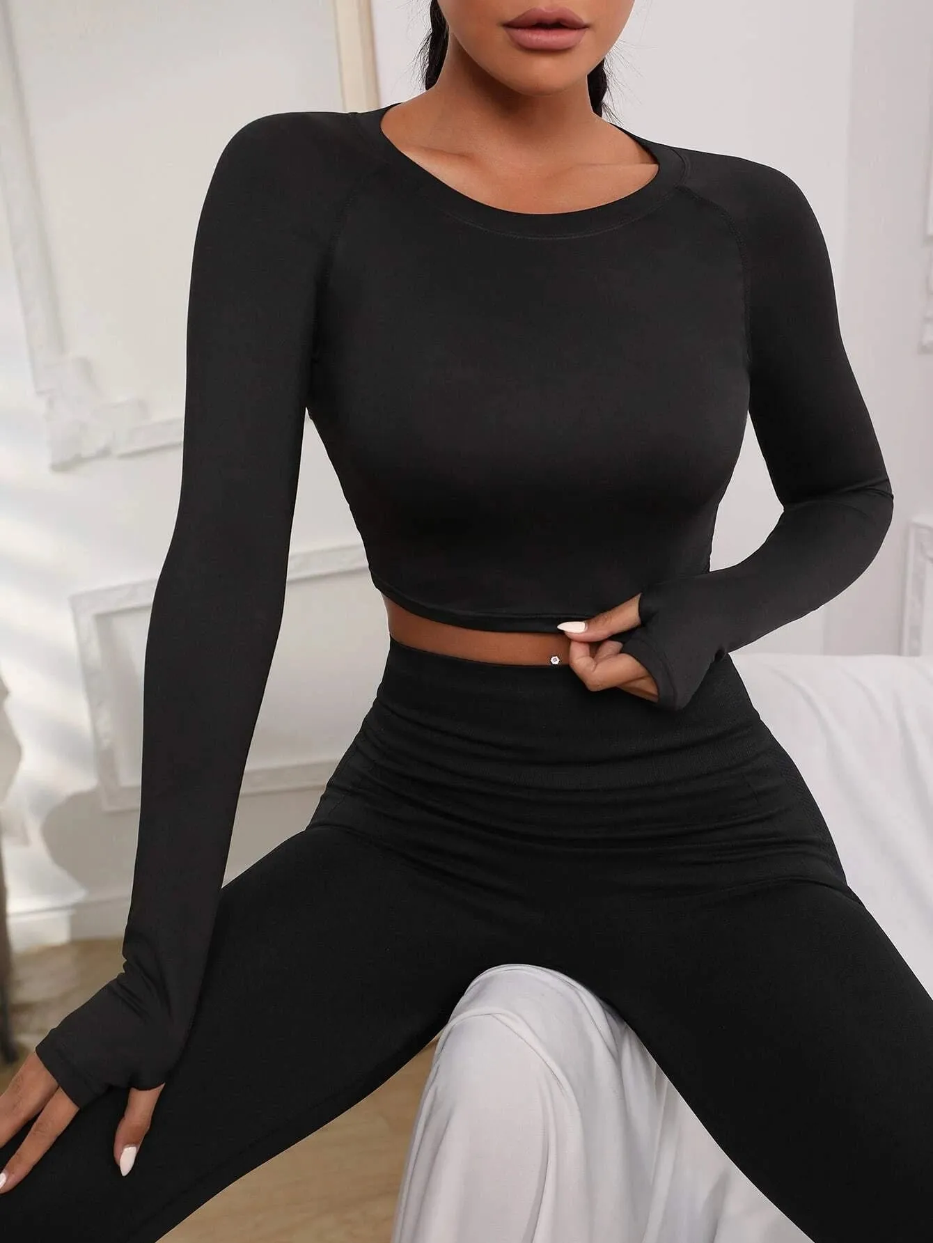 SHEIN Contrast Mesh Raglan Sleeve Crop Sports Tee