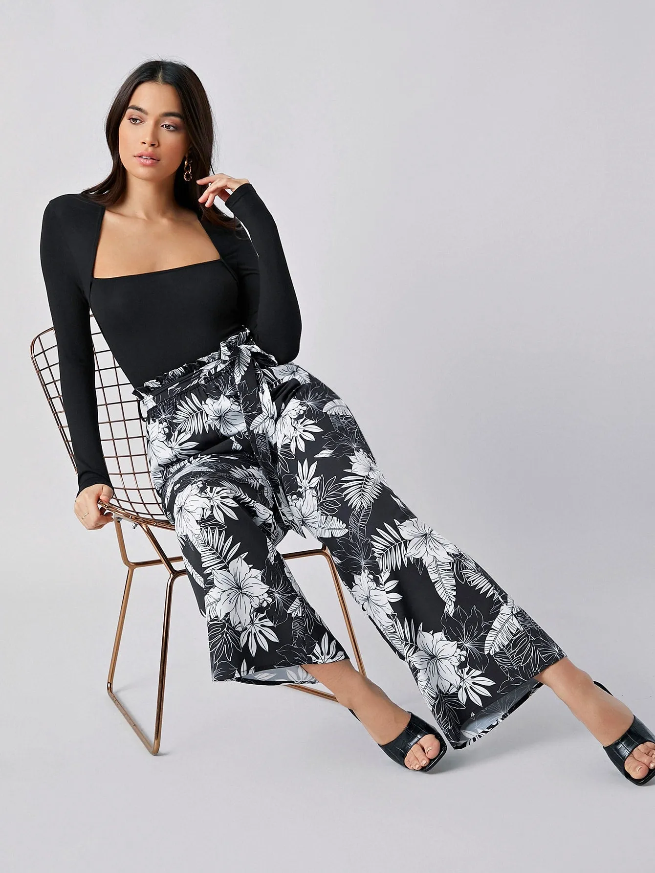 SHEIN Priv̩ Square Neck Fitted Top