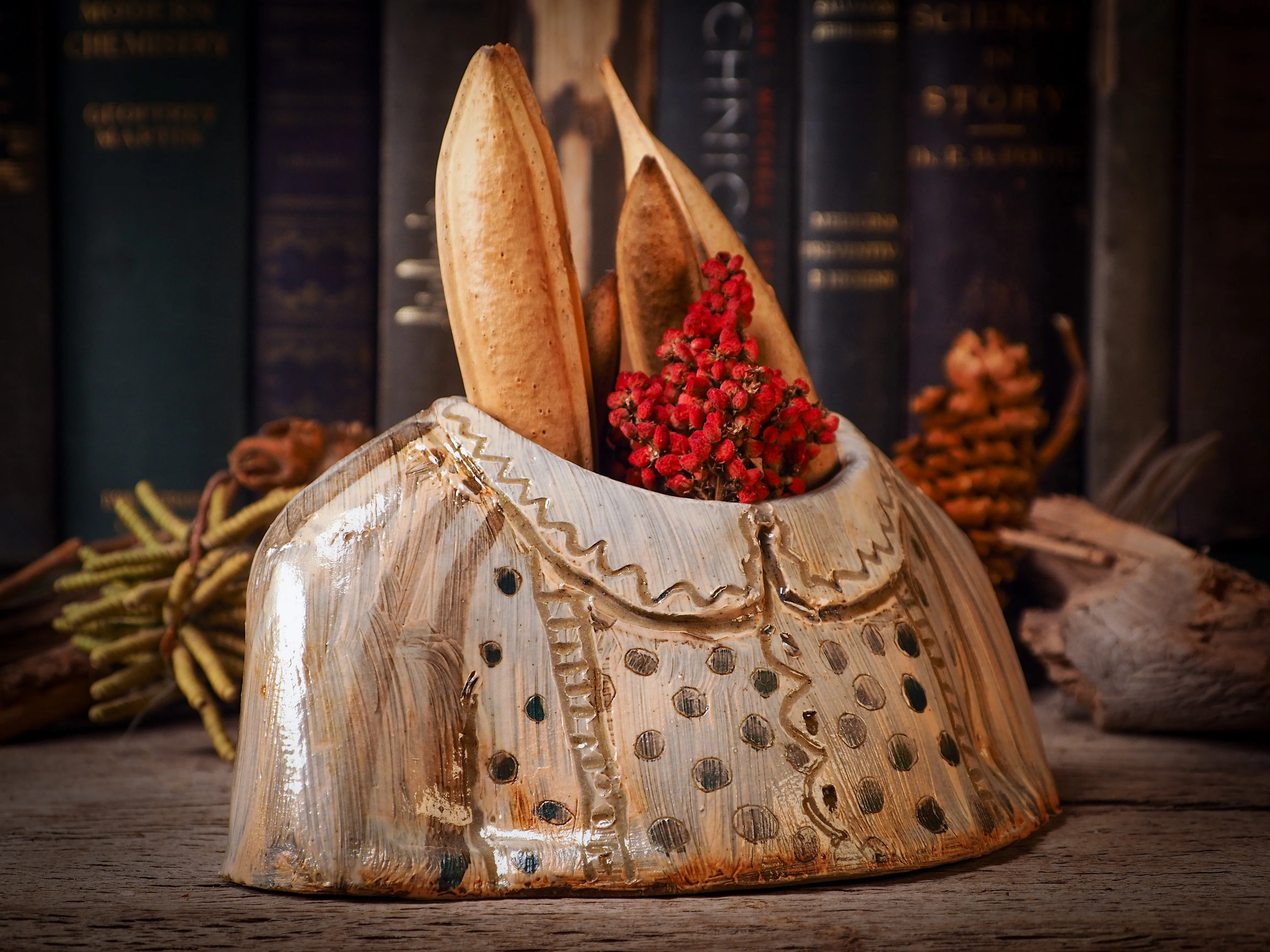 THE SEAMSTRESS LEGACY No. 004 - CERAMIC CONTAINER